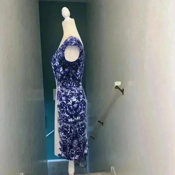 White House Black Market floral sheath dress 0 - Picture 5 of 8